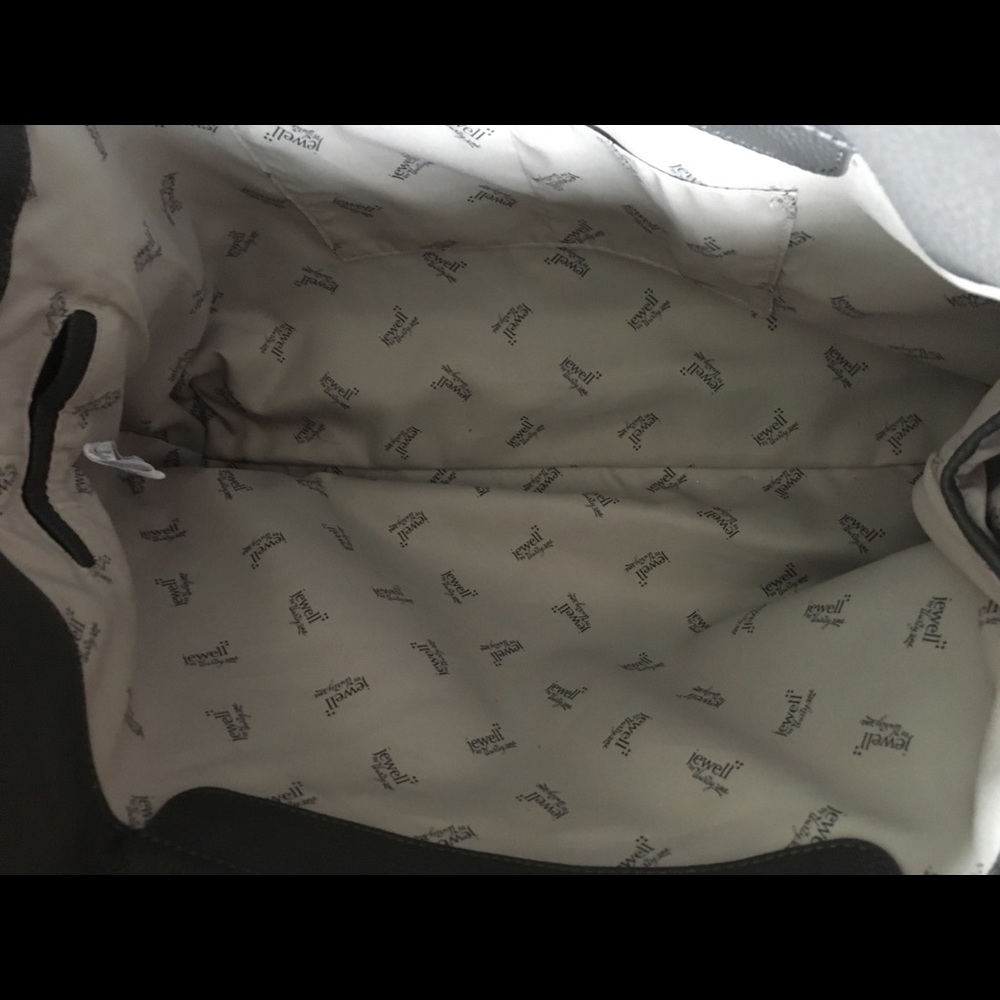 🎈SALE🎈Thirty One Fashion Purse - Picture 3 of 4